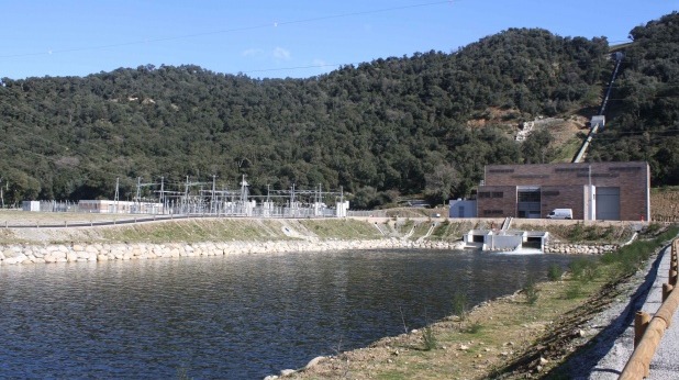 La première turbine du barrage du Rizzanese en service