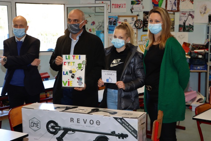 Maëliane entourée de gauche à droite par JL Angeli, FM Marchetti et Sandra Orsoni