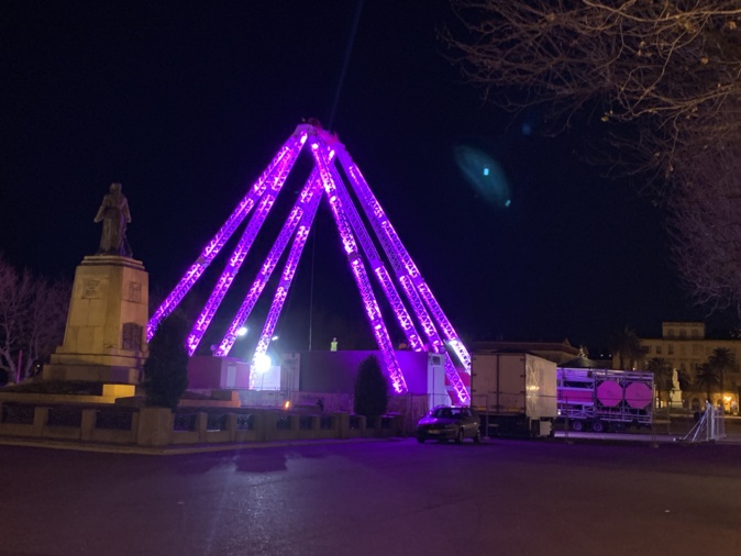 Bastia : la grande roue plie bagages mais ce n’est qu’un au revoir Bastia : la grande roue plie bagages mais ce n’est qu’un au revoir