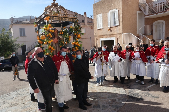 Une fête de Sant'Antone Abbate sans procession à Aregnu