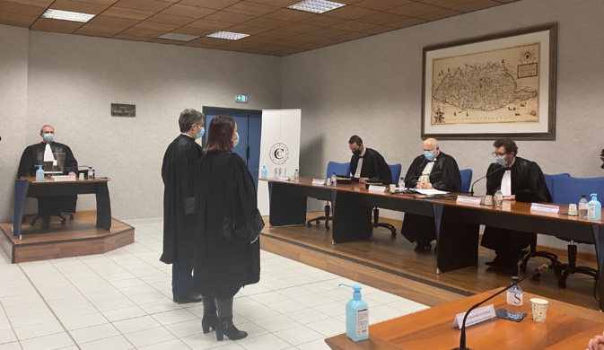 Céline Episse et Gérald Arbeltier prêtent serment à la CRC de Corse. Céline Episse et Gérald Arbeltier prêtent serment à la CRC de Corse.