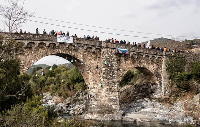 1er rassemblement pour A Rimigna ce samedi au pont d'Altiani.(photo A Rimigna)