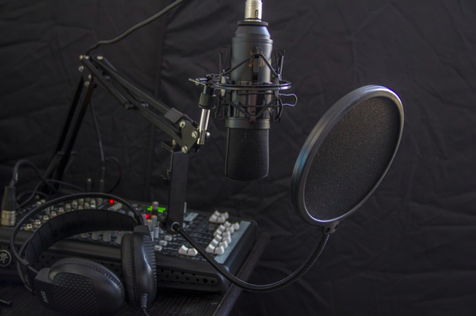 Radio "Frequenza Nostra" se mobilise contre le racisme, l'antisémitisme et la haine anti-LGBT Radio "Frequenza Nostra" se mobilise contre le racisme, l'antisémitisme et la haine anti-LGBT