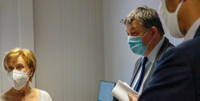 Le Préfet de Haute-Corse rend visite au personnel médical sur le pont Le Préfet de Haute-Corse rend visite au personnel médical sur le pont