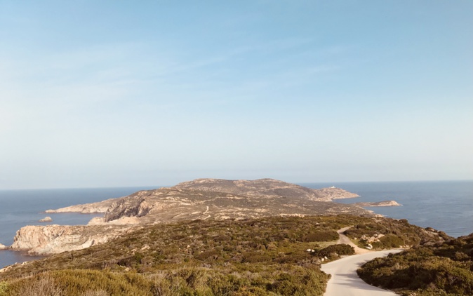 La photo du jour : les deux côtés de la Revellata