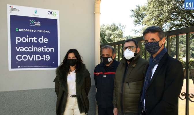 L'ouverture du centre de vaccination ce mardi en présence de Valérie Bozzi, maire de Grosseto-Prugna et présidente de la communauté de communes de la Pieve d’Ornano. Photos Michel Luccioni