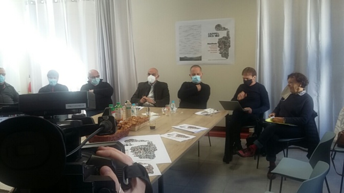 "Manifeste des 100 à Moncale" : mobilisation pour une autre gestion des déchets "Manifeste des 100 à Moncale" : mobilisation pour une autre gestion des déchets