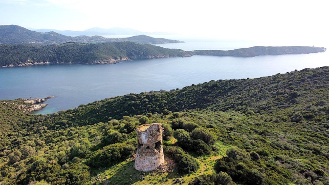 Tour d’Orchinu plage de Chiuni (Photo Eric Panis) Tour d’Orchinu plage de Chiuni (Photo Eric Panis)