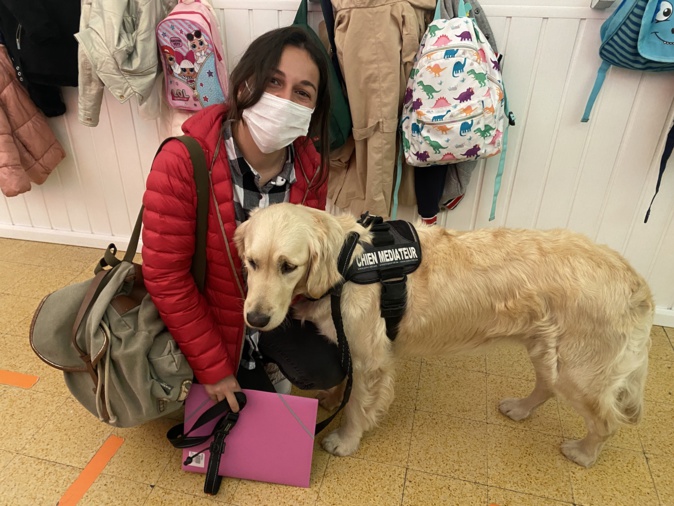 Manon Figarella et Paglia à l'école Charpak pour enseigner le respect des animaux aux enfants. Manon Figarella et Paglia à l'école Charpak pour enseigner le respect des animaux aux enfants.
