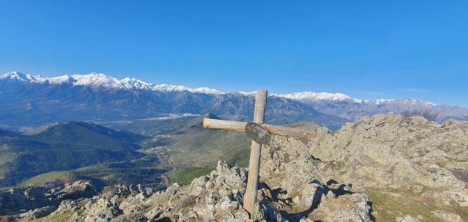La photo du jour : au sommet du Monte Pianu Maiò