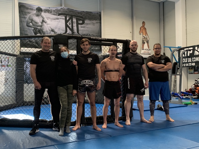 Fred, Béatrice et Hugo Boigeol, Franck Lebouyonnec, Florian Navarro et Rmida Jaoued. Fred, Béatrice et Hugo Boigeol, Franck Lebouyonnec, Florian Navarro et Rmida Jaoued.