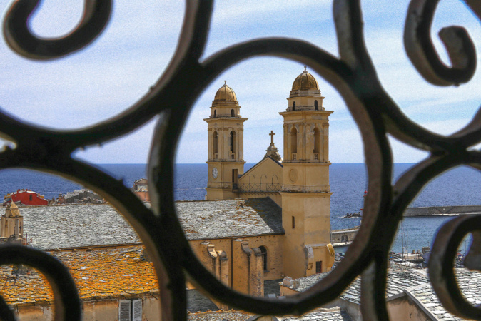 La photo du jour : derrière la grille, San Ghjuvà