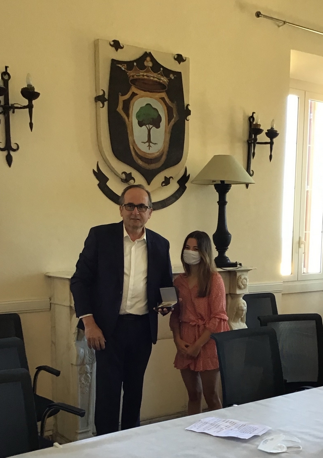 La remise de la Médaille d'honneur à Eva