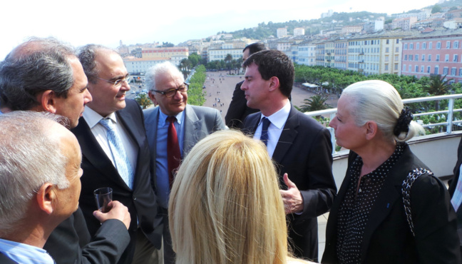 Paul Giacobbi et Manuel Valls à la Mairie de Bastia.
