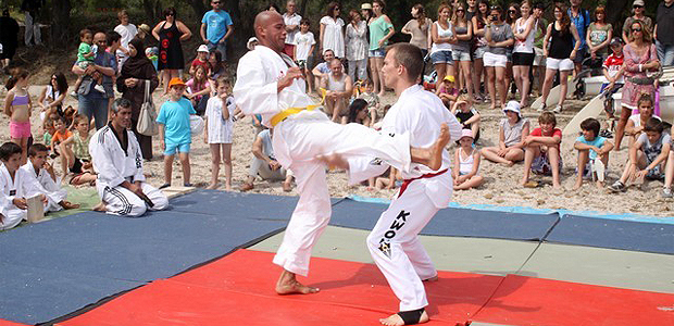 Journée amicale du CEL sur la plage de Calvi