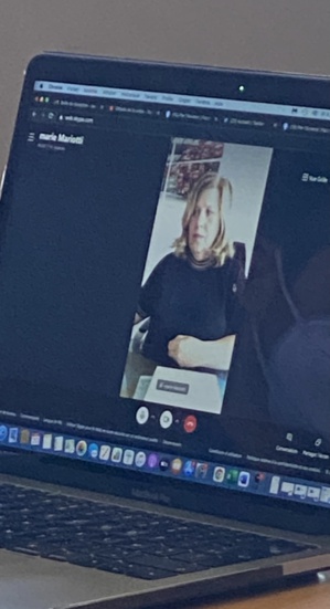 En visio, Marie-Thérèse Mariotti. En visio, Marie-Thérèse Mariotti.