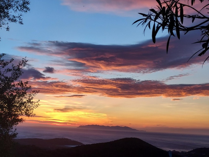 La photo du jour : lever de soleil sur Capraia