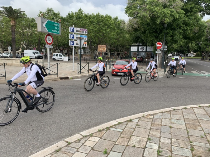 Belle réussite pour le « Tour du partage » de l’Association «Un vélo, une vie» Belle réussite pour le « Tour du partage » de l’Association «Un vélo, une vie»