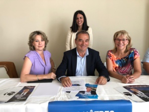 François Filoni et ses colistiers à Ajaccio. François Filoni et ses colistiers à Ajaccio.