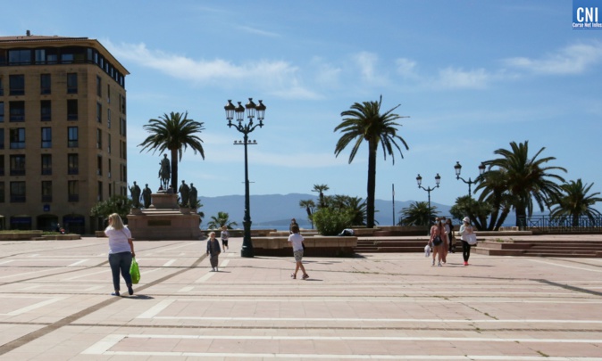 Une place jugée trop minérale par certains Ajacciens. Photo : Michel Luccioni Une place jugée trop minérale par certains Ajacciens. Photo : Michel Luccioni