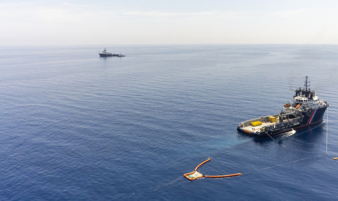 Pollution : des résidus d'hydrocarbures découverts sur une plage de Solaro Pollution : des résidus d'hydrocarbures découverts sur une plage de Solaro