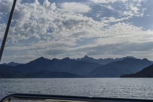 Le Monte Cintu vu du golfe de Portu (Enrico Chiavacci)