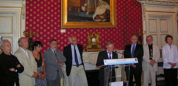 Le sociologue et écrivain Jean-Pierre le Goff a été récompensé par le prix du Mémorial 2013 pour son livre "La fin du village", lors d'une cérémonie qui s'est déroulée vendredi soir. (Photo : Yannis-Christophe Garcia)