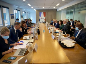 Réunion des 18 présidents de régions. Réunion des 18 présidents de régions.