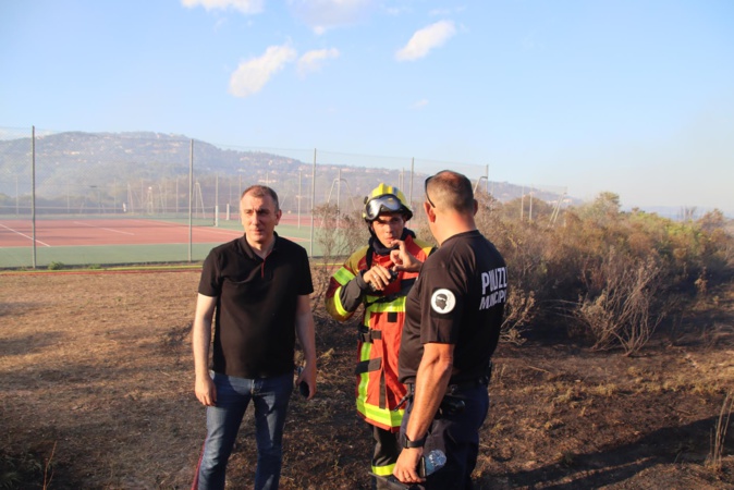 Le maire de Porto-Vecchio, Jean-Christophe Angelini s'est rendu sur les lieux Le maire de Porto-Vecchio, Jean-Christophe Angelini s'est rendu sur les lieux