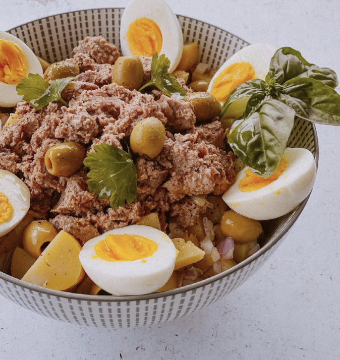 A table : salade de pomme de terre avec la petite cuisine de Marie A table : salade de pomme de terre avec la petite cuisine de Marie