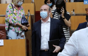 Laurent Marcangeli et le groupe de droite quitte l'hémicycle. Photo Michel Luccioni. Laurent Marcangeli et le groupe de droite quitte l'hémicycle. Photo Michel Luccioni.