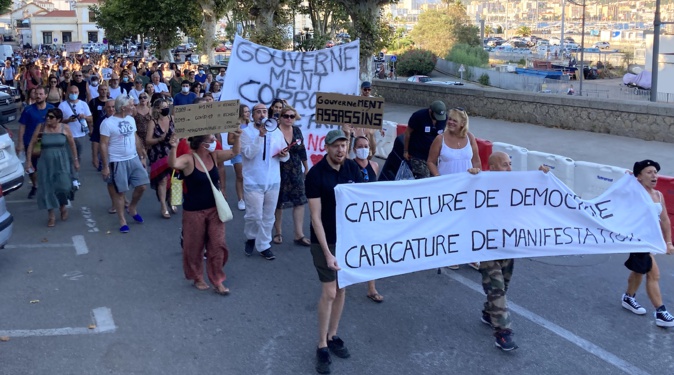 Contre le pass sanitaire : plusieurs centaines de personnes dans les rues de Bastia et d'Ajaccio