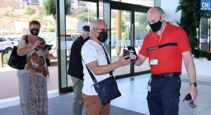 Pass sanitaire : le dispositif est entré en vigueur dans trois centres commerciaux de la région ajaccienne Pass sanitaire : le dispositif est entré en vigueur dans trois centres commerciaux de la région ajaccienne