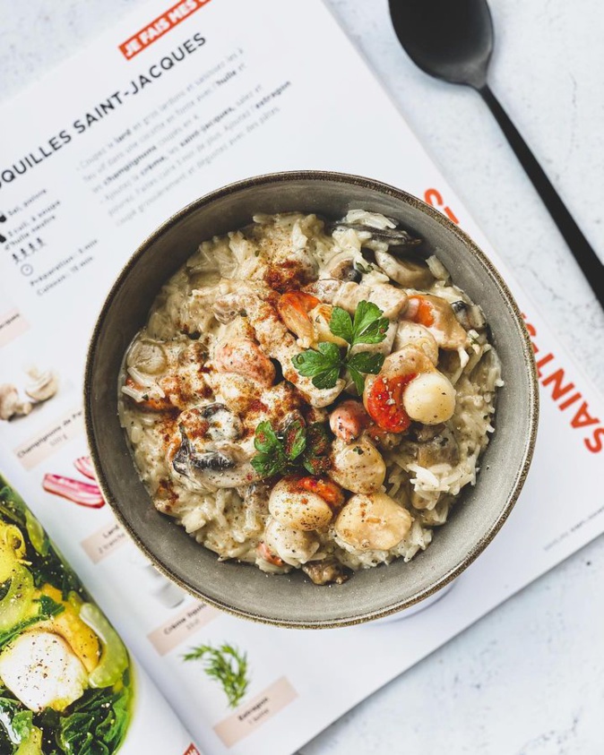 A table : Ragoût de coquilles Saint-Jacques avec la petite cuisine de Marie A table : Ragoût de coquilles Saint-Jacques avec la petite cuisine de Marie