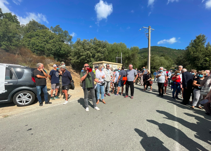 Nouvelle manifestation contre l’ouverture de la carrière de Fuzzà