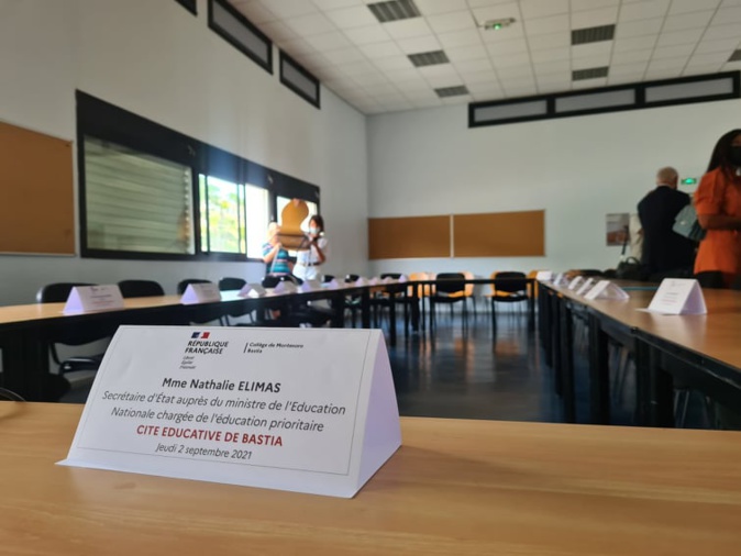 Pendant la table ronde, élus et pouvoirs publics ont rappelé la nécessité d'une cité éducative pour Bastia. Crédits Photo : Pierre-Manuel Pescetti Pendant la table ronde, élus et pouvoirs publics ont rappelé la nécessité d'une cité éducative pour Bastia. Crédits Photo : Pierre-Manuel Pescetti