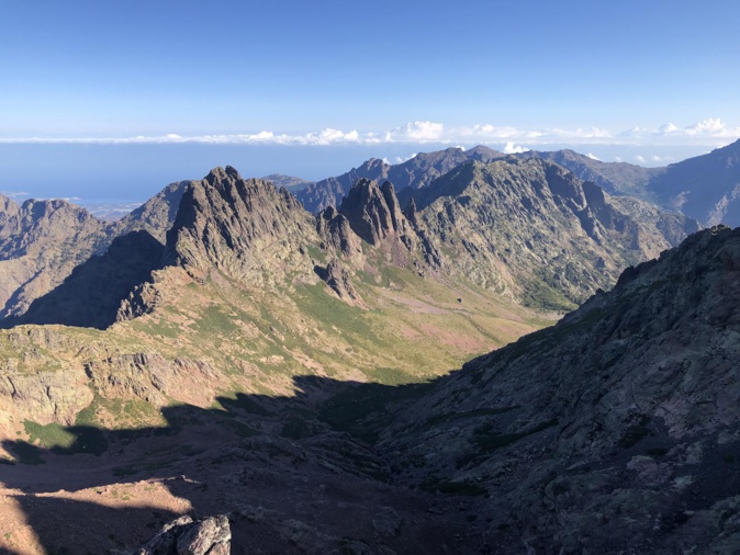 La vallée d’Ascu prise depuis le sommet de la Punta Rossa (2247m) (Photo Jean Pierre)