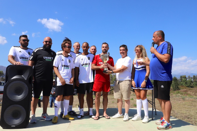 L'AS Aiaccinu vainqueur du trophée remis par P.-P. Plaza L'AS Aiaccinu vainqueur du trophée remis par P.-P. Plaza