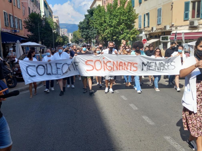 Pass sanitaire et obligation vaccinale : A Ajaccio, la mobilisation de la dernière chance Pass sanitaire et obligation vaccinale : A Ajaccio, la mobilisation de la dernière chance