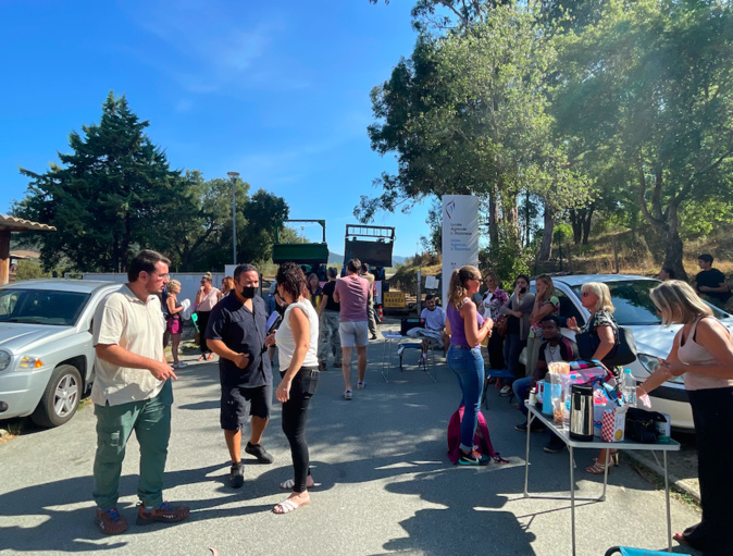 Le blocage du lycée ce lundi matin Le blocage du lycée ce lundi matin