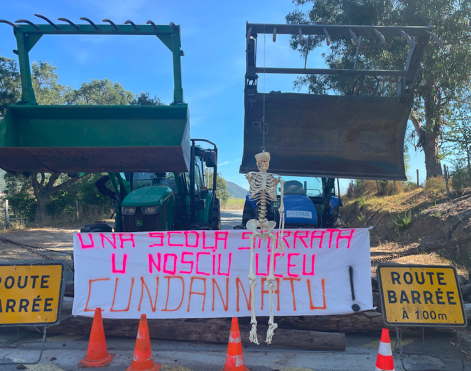 Sartè : opposés à la fusion de 2 classes, les personnels du lycée agricole en grève Sartè : opposés à la fusion de 2 classes, les personnels du lycée agricole en grève