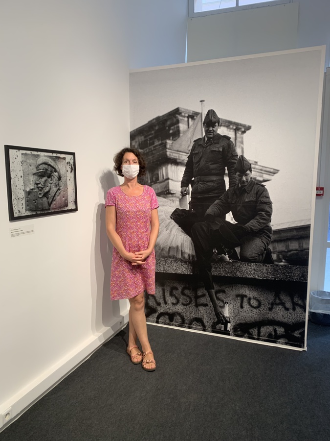 Valérie Rouyer du CMP de Marcel Fortini présente l'expo sur S.Greene Valérie Rouyer du CMP de Marcel Fortini présente l'expo sur S.Greene