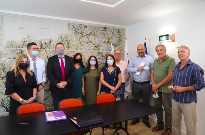 François Ravier, Préfet de la Haute-Corse, Florent Farge, sous-Préfet de Calvi, Lionel Mortini, Président de la Communauté de communes de L’Ile-Rousse – Balagne et Angèle Bastiani, Maire de L’Ile-Rousse, présentaient le projet ce vendredi au siège de l’intercommunalité