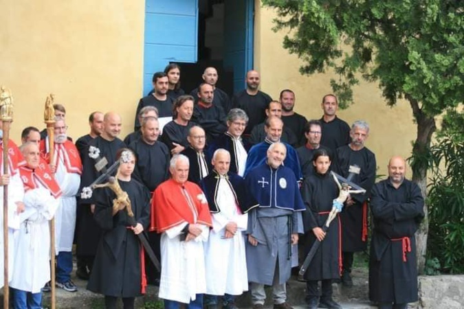 Photo du 23 mai 2021, lors de leur première messe en novice.