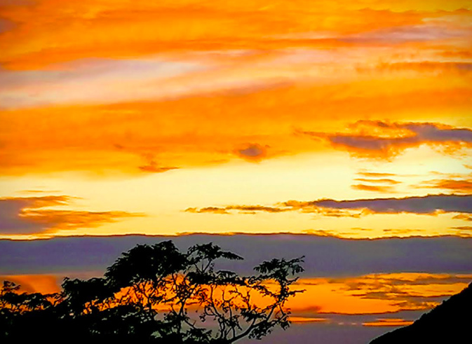 Coucher de soleil vu du village de Monacia d'Aullene - photo Lina Guidicelli