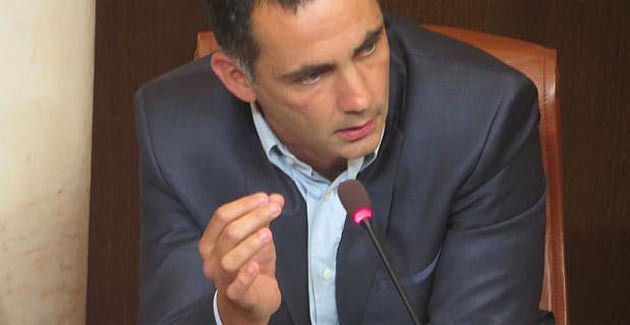 Gilles Simeoni, co-leader du groupe Femu a Corsica pendant le débat à la CTC.