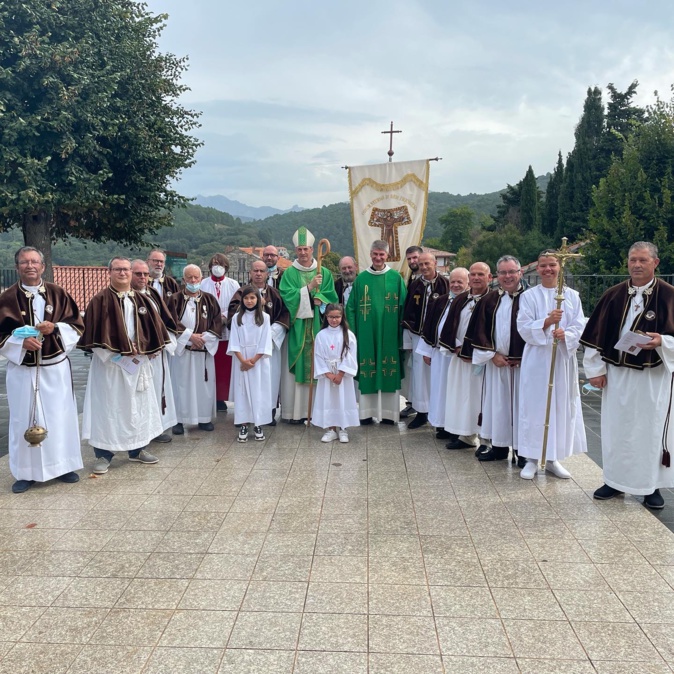 Messe d’installation du Père Grégoire JASKIEWICZ, Curé des paroisses des unités de Levie et Scopamene