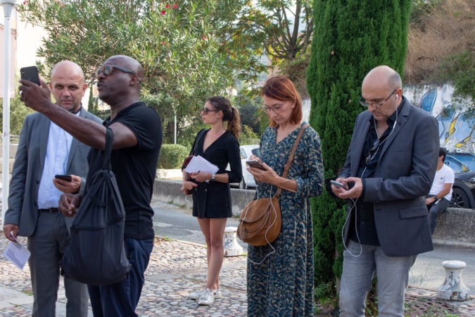 Tommy Lawson guide le président de l'université. Crédits Photo : Università di Corsica Tommy Lawson guide le président de l'université. Crédits Photo : Università di Corsica