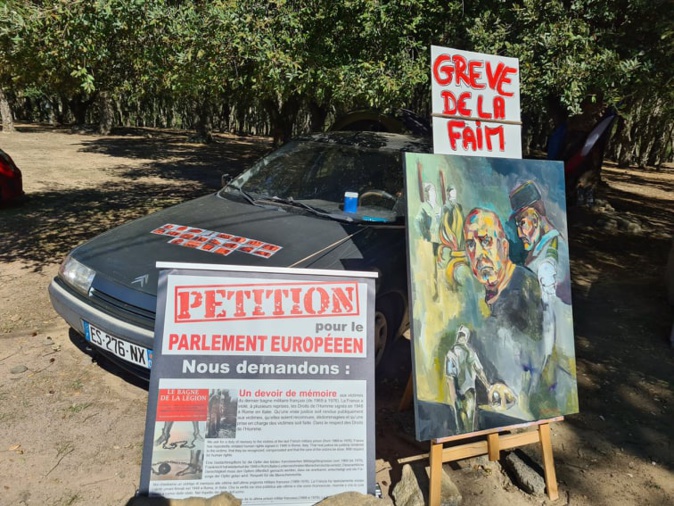 Michel Trouvain affiche ses revendications à l'entrée de son campement. Crédits Photo : Pierre-Manuel Pescetti Michel Trouvain affiche ses revendications à l'entrée de son campement. Crédits Photo : Pierre-Manuel Pescetti
