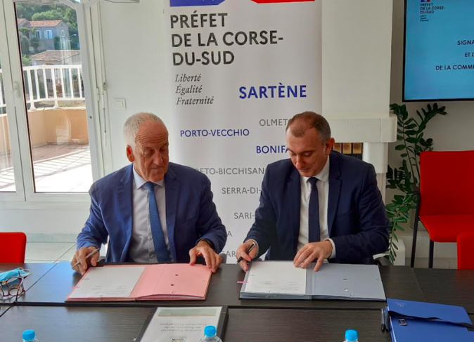 Mardi 12 octobre lors de la signature - Crédit photo Faustine Minighetti Mardi 12 octobre lors de la signature - Crédit photo Faustine Minighetti